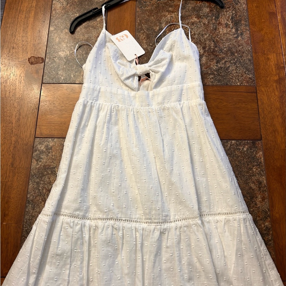 New with tags white GB dress XS. never worn